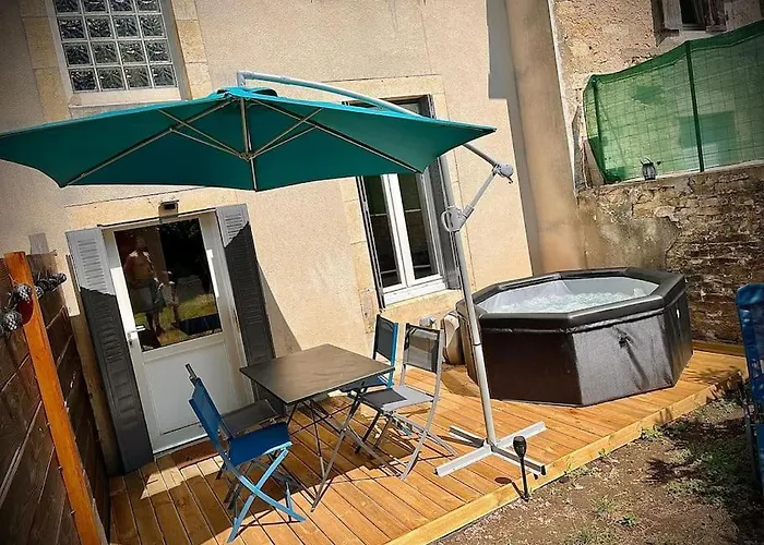 Tres Bel Appartement Avec Jardin Et Jacuzzi