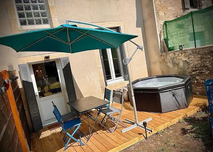 Tres Bel Appartement Avec Jardin Et Jacuzzi