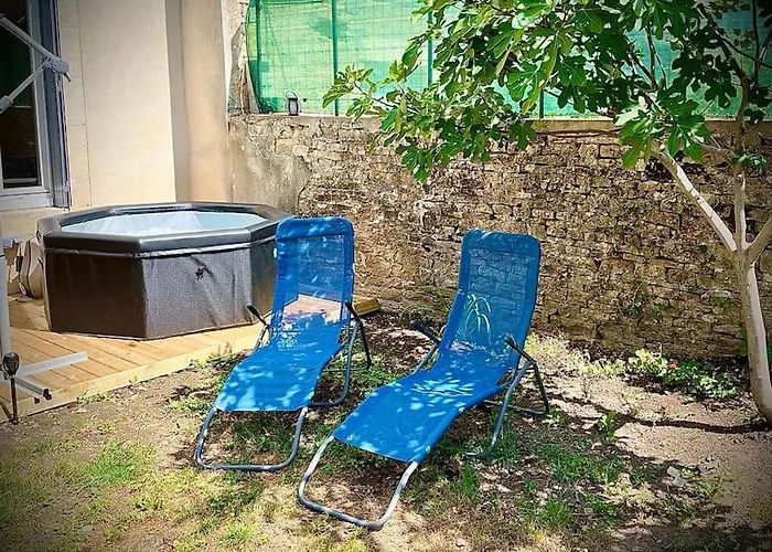 Tres Bel Appartement Avec Jardin Et Jacuzzi