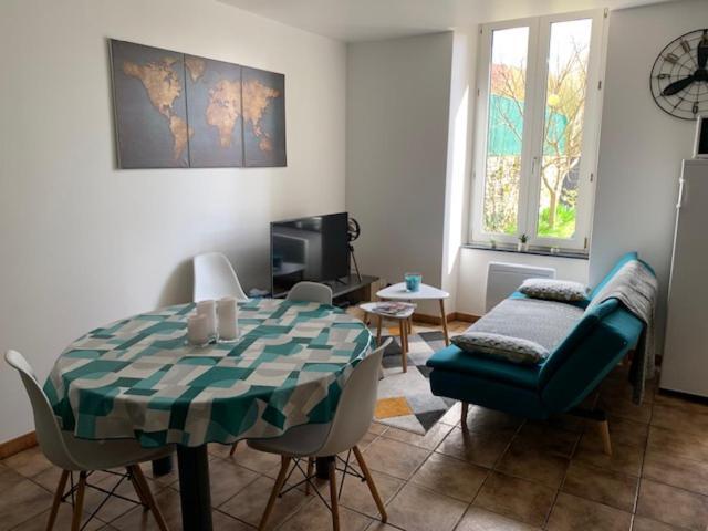 Tres Bel Avec Jardin Et Jacuzzi * Scey-sur-Saone-et-Saint-Albin